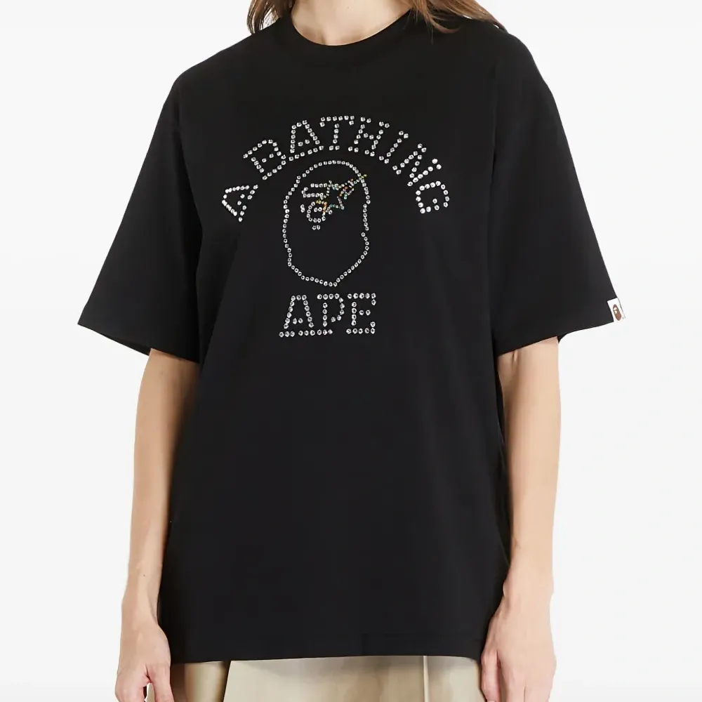 футболка с заклепками