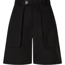 Шорты с карманами и пряжкой