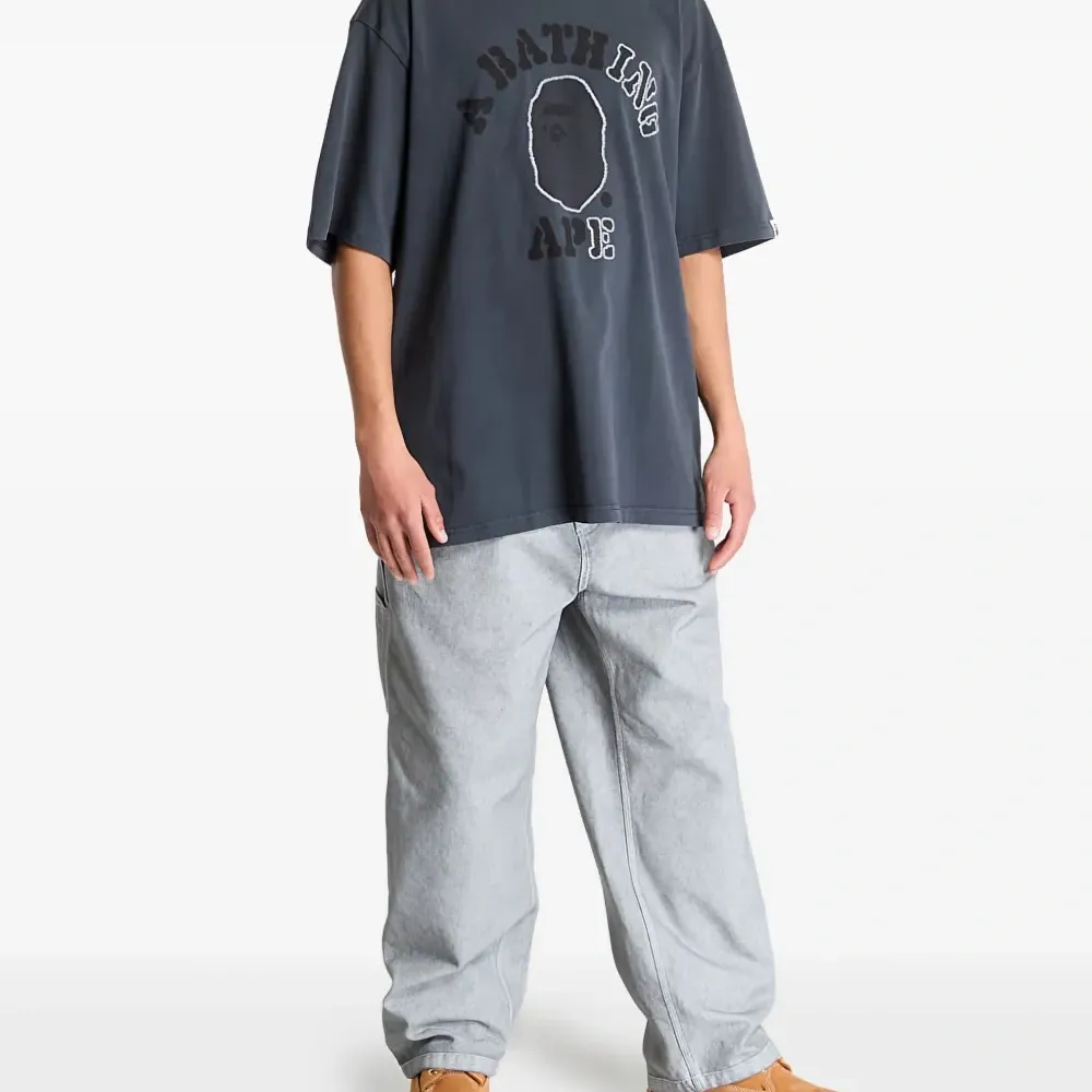 Футболка с графичным принтом