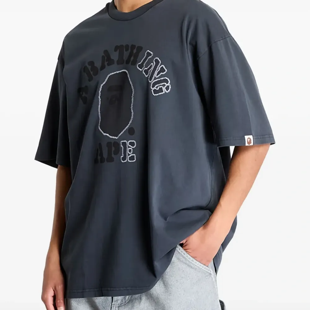 Футболка с графичным принтом