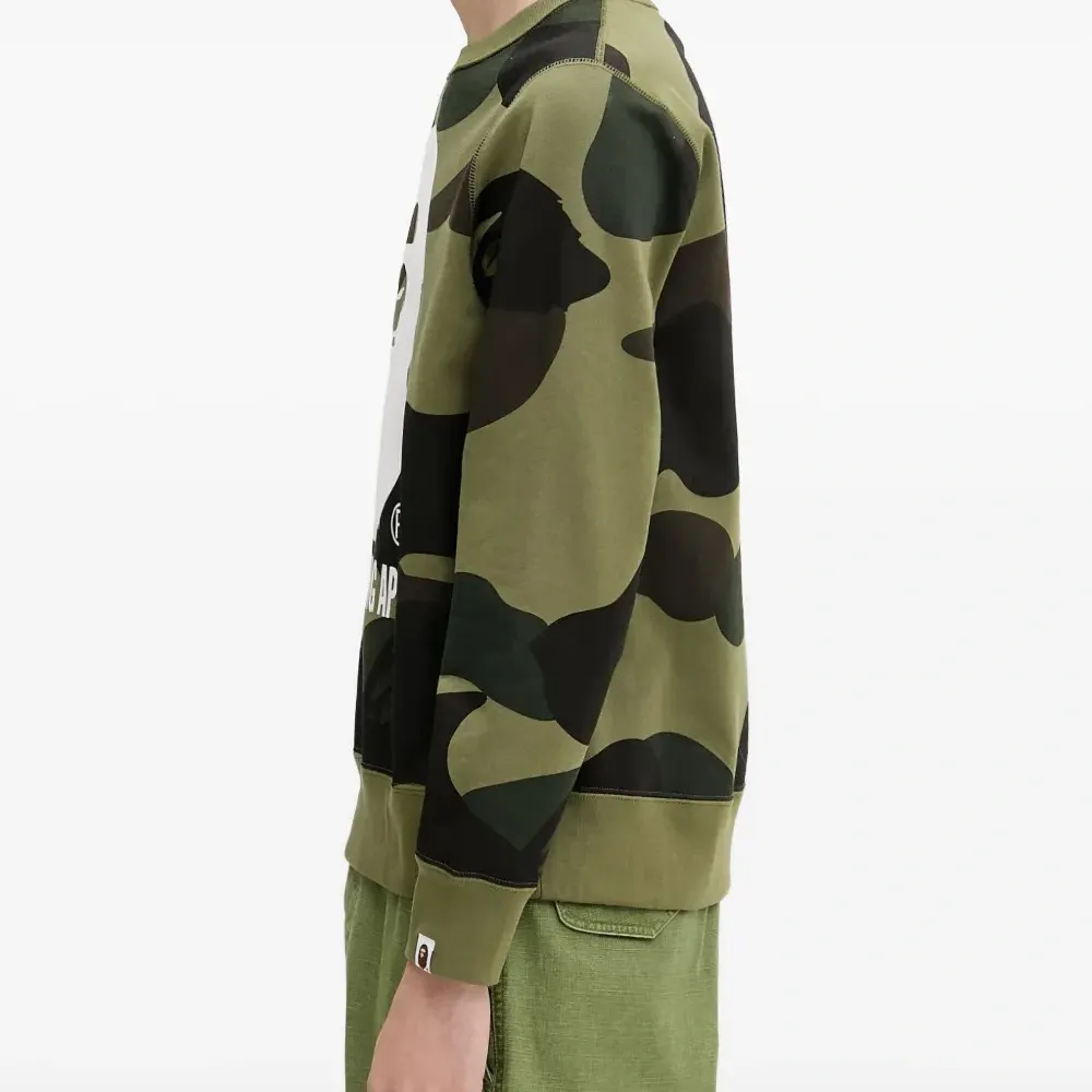 толстовка с камуфляжным принтом