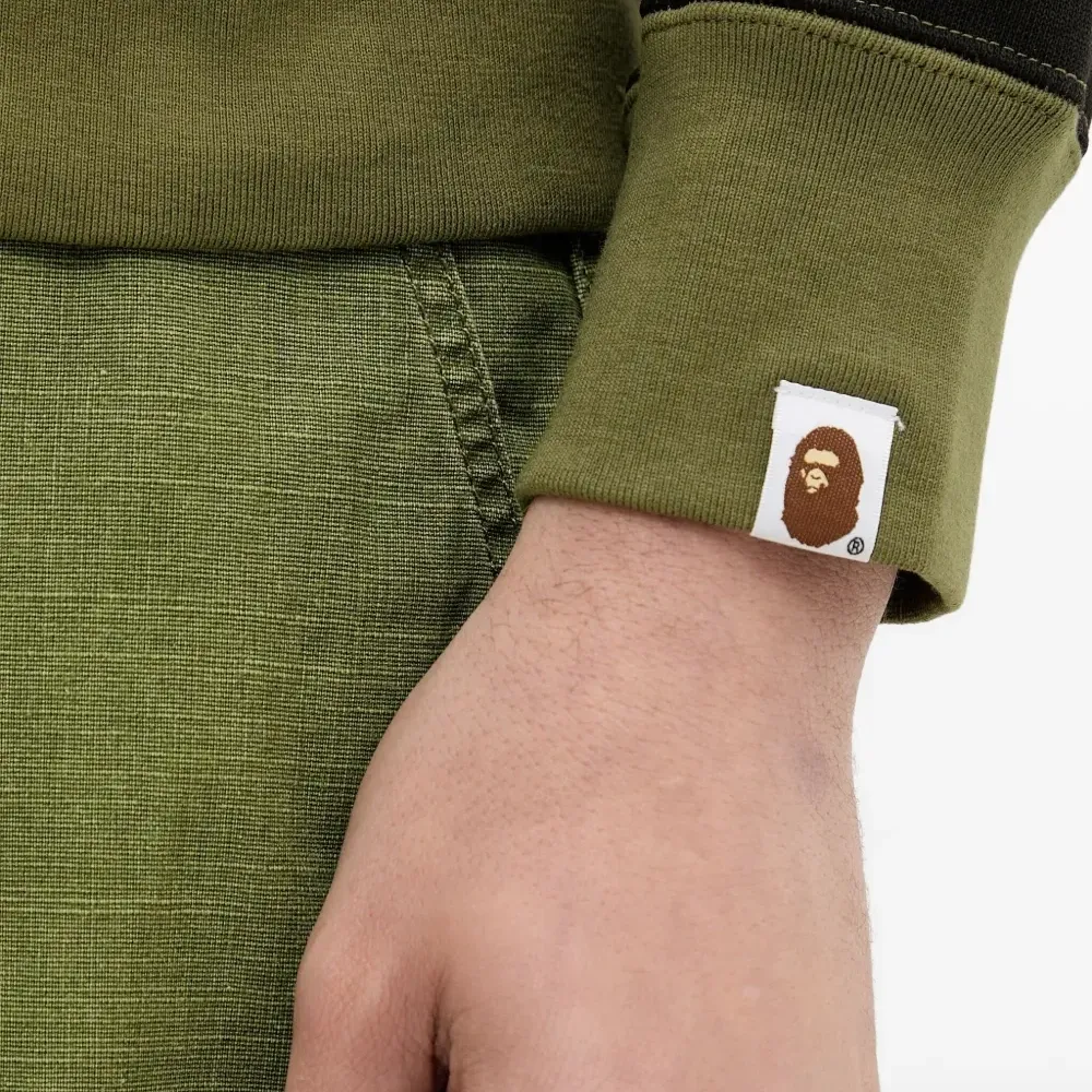 толстовка с камуфляжным принтом