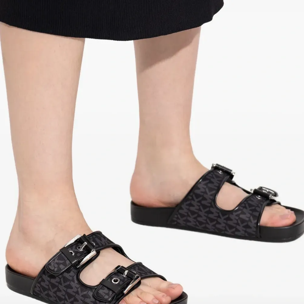 шлепанцы Byers с пряжками