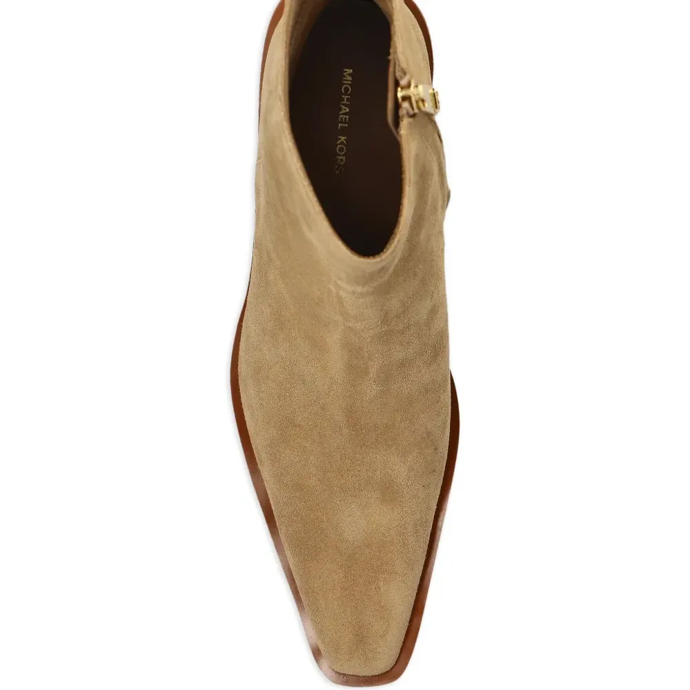 ботильоны с заостренным носком