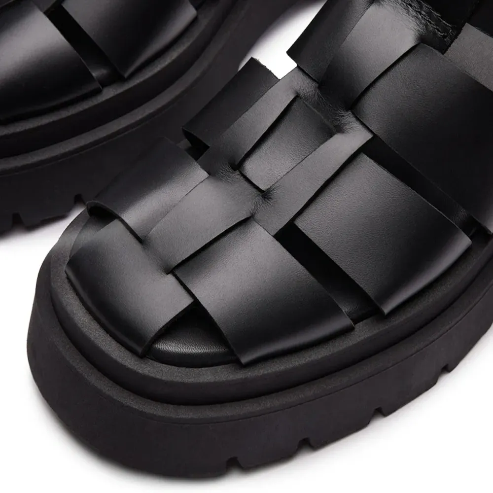 Сандалии Kornelia с пряжками