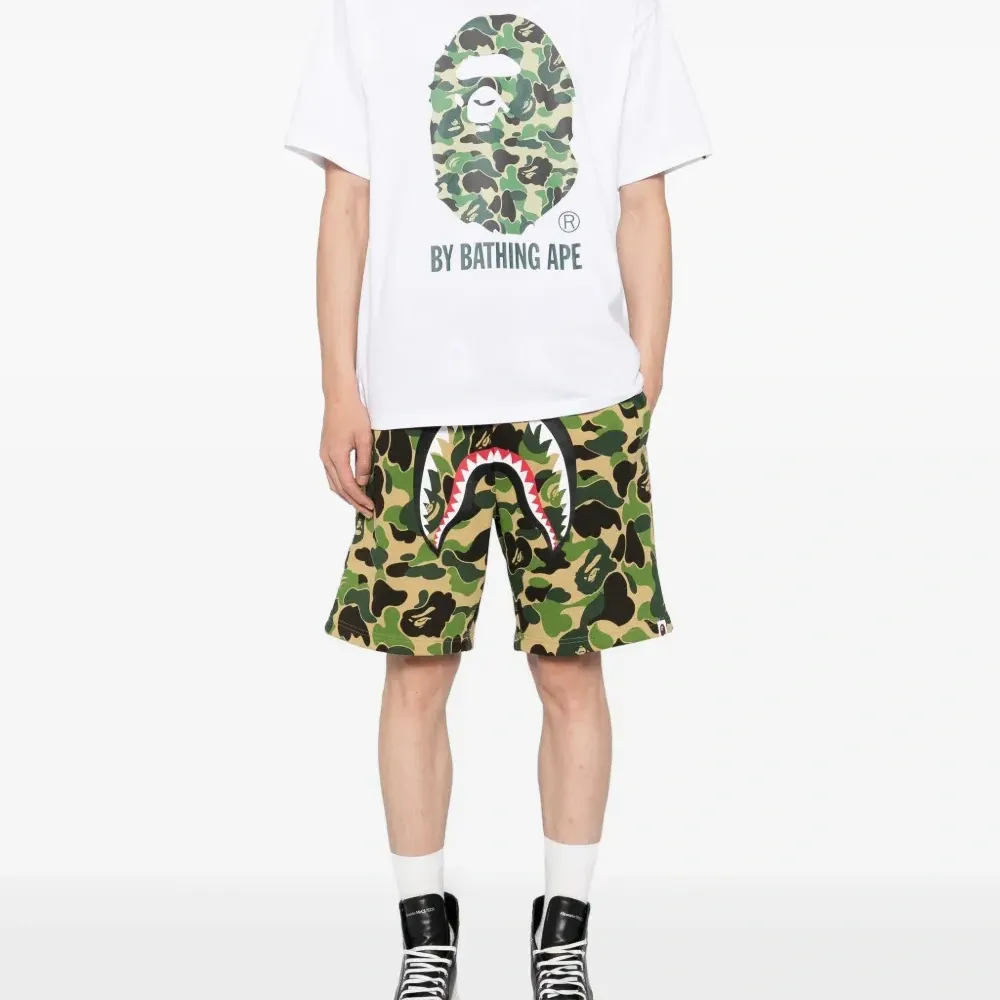 футболка с графичным принтом