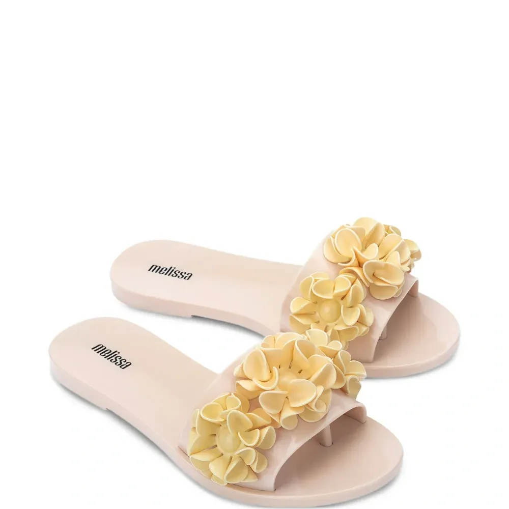 Шлепанцы Babe Springtime с цветочным декором