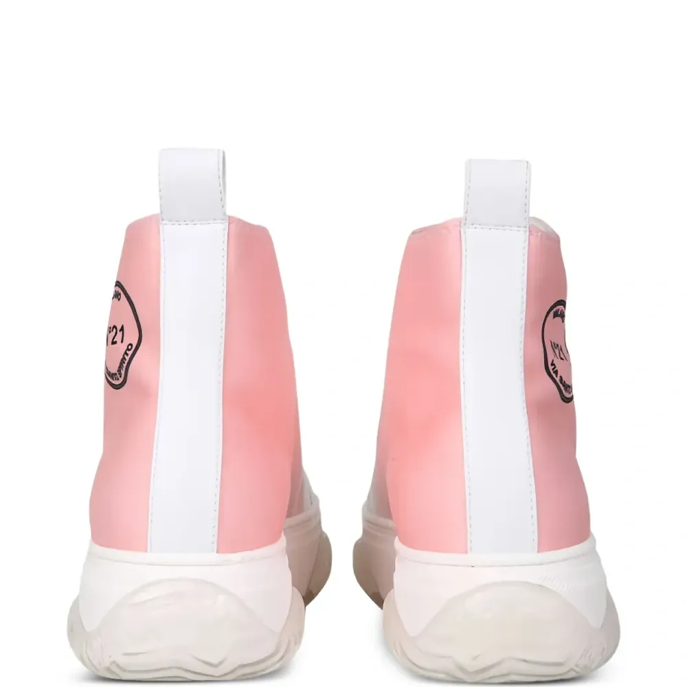 Кеды с нашивкой-логотипом