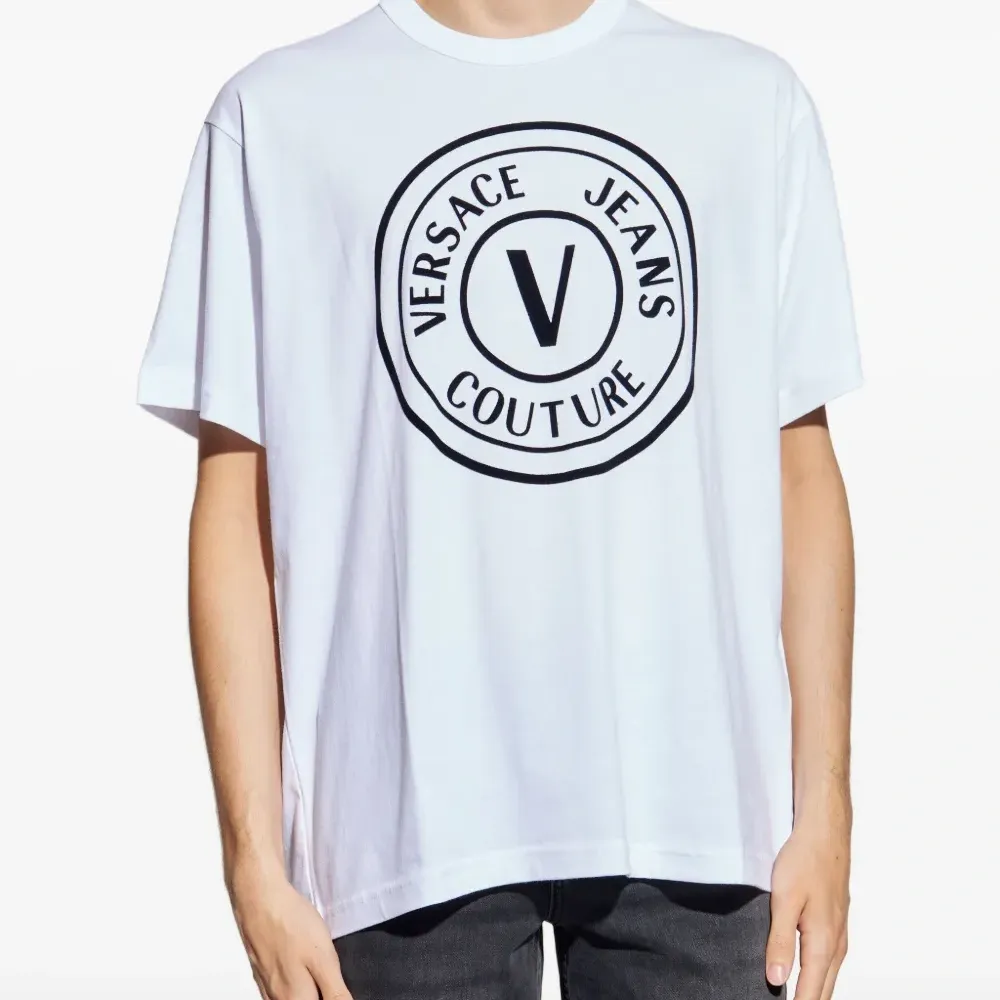 Футболка с логотипом