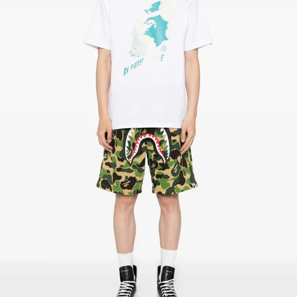 футболка с графичным принтом