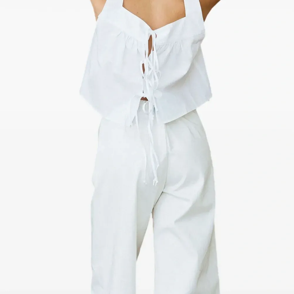 Топ Emilia с квадратным вырезом Топ Emilia с квадратным вырезом