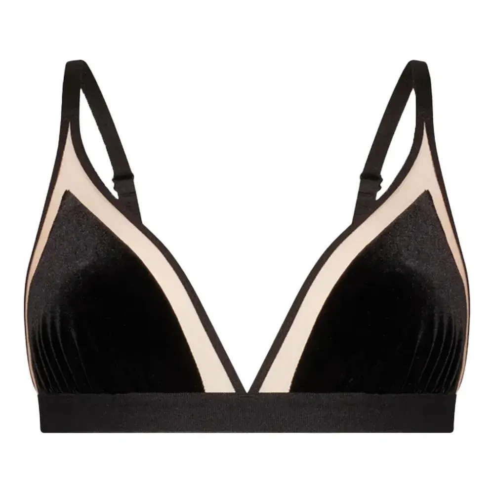 Бюстгальтер с треугольными чашками