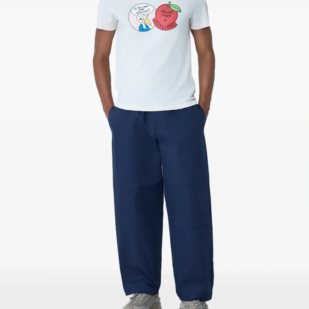 Футболка с логотипом и круглым вырезом