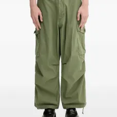 брюки с карманами карго