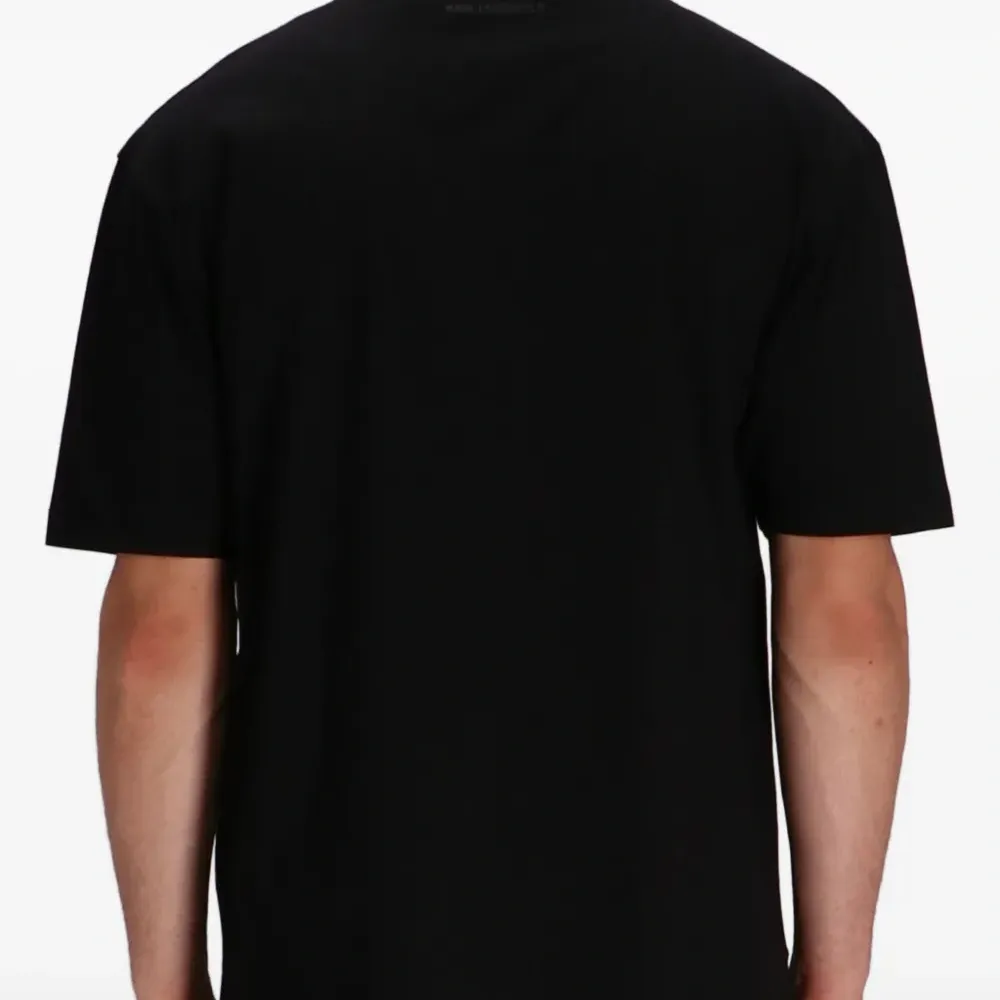 футболка с вышивкой paris