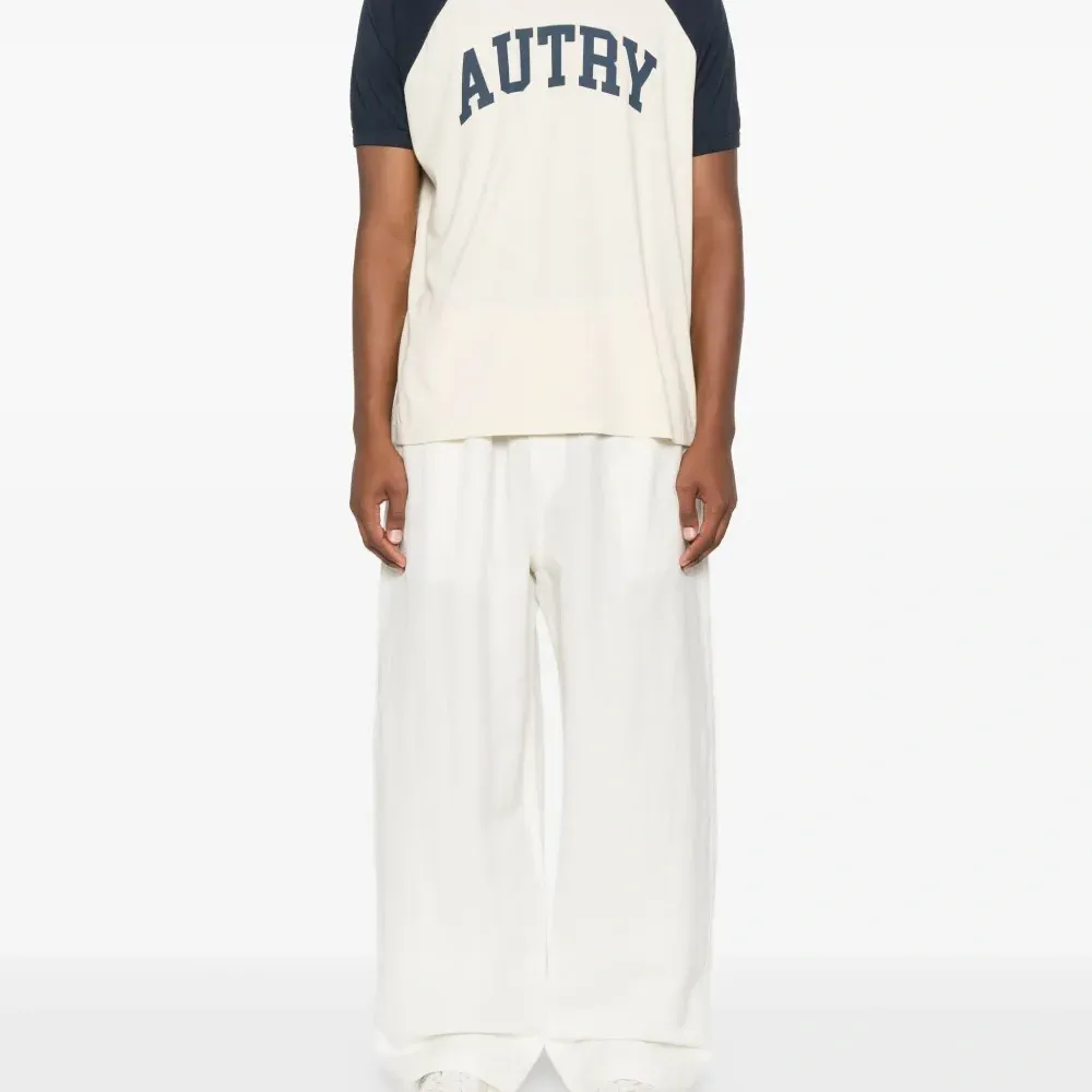 футболка с рукавами реглан