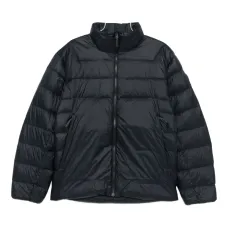 Куртка на молнии Aretu