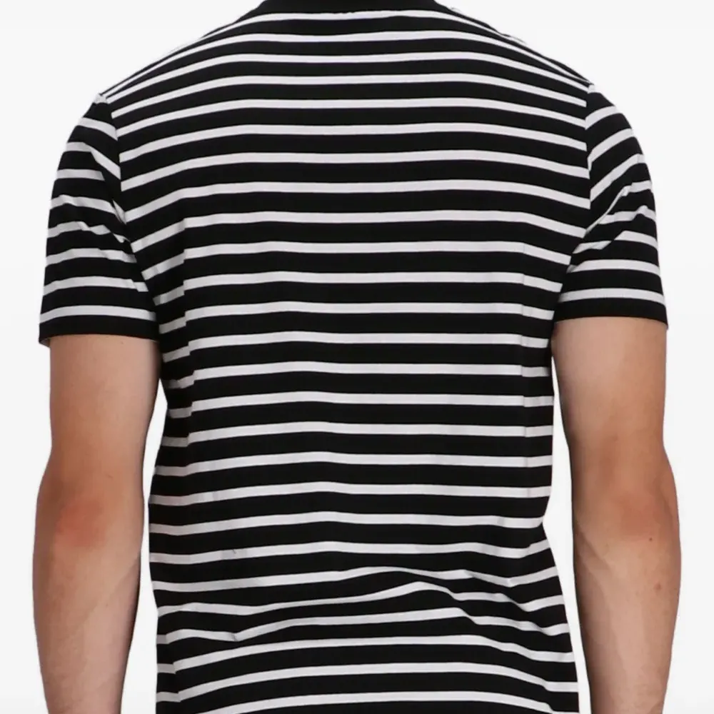 футболка с вышивкой в полоску футболка с вышивкой в полоску