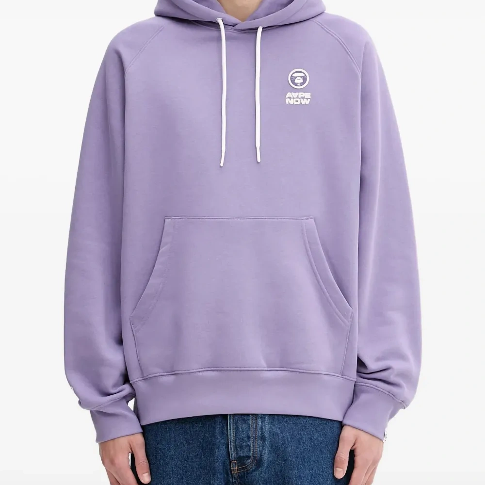 худи с накладным карманом и логотипом