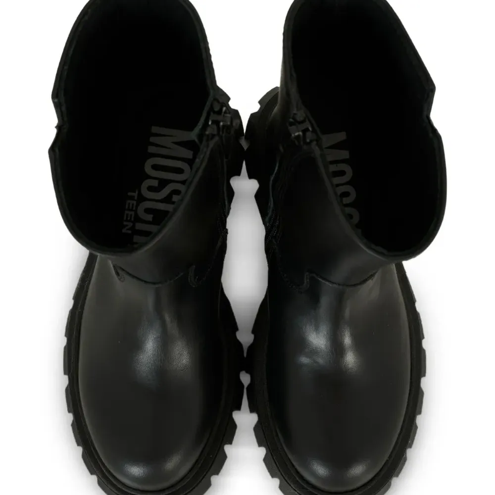 ботинки на массивной подошве