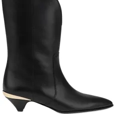 Сапоги с заостренным носком