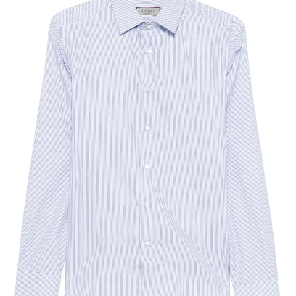 рубашка в тонкую полоску