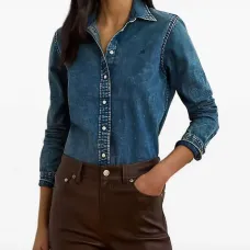 Джинсовая рубашка с вышивкой
