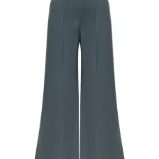 брюки с карманами