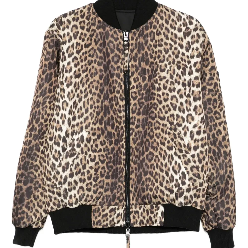 бомбер с леопардовым принтом