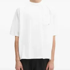 футболка с карманом и рукавами реглан