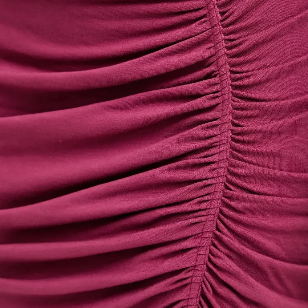 Миди-юбка с разрезом и драпировкой