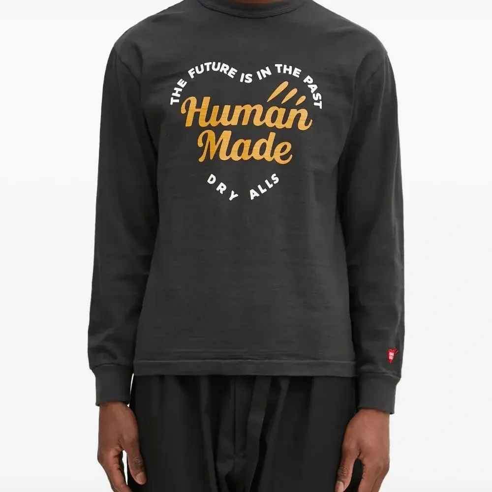 лонгслив с вышитым логотипом