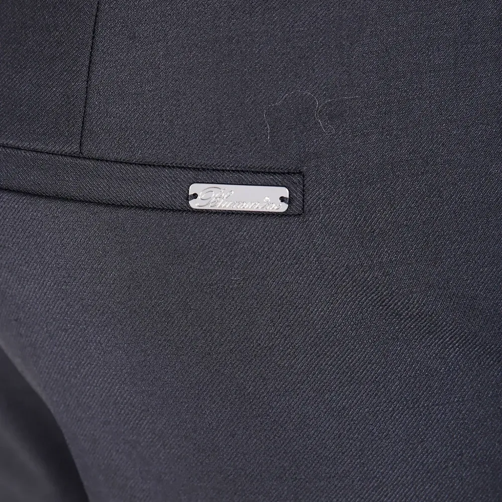 Брюки строгого кроя