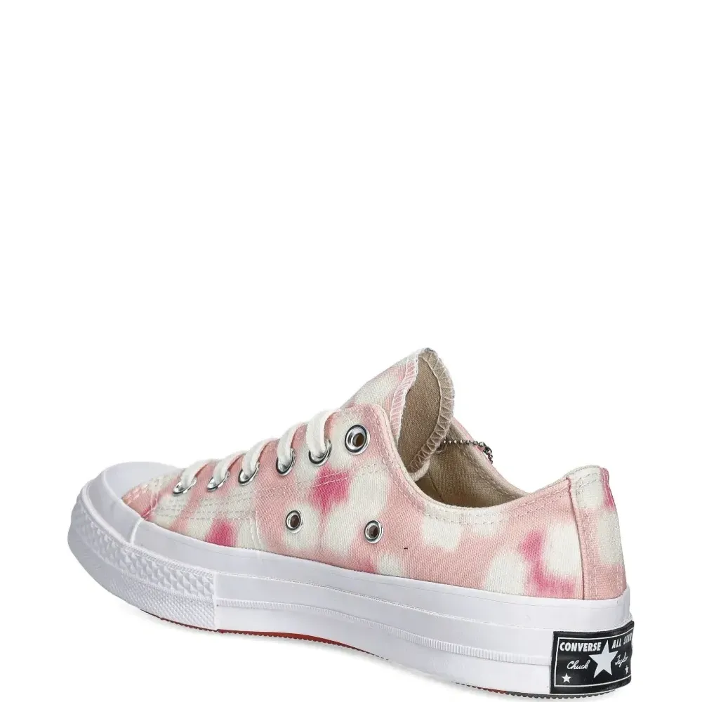 Кеды с принтом тай-дай из коллаборации с Converse