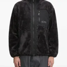 Флисовая куртка с высоким воротником Флисовая куртка с высоким воротником