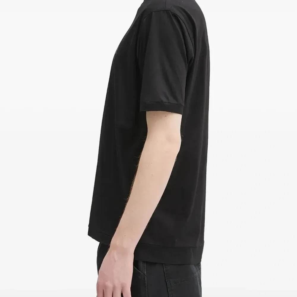 футболка с логотипом