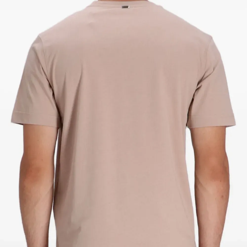 футболка с вышивкой