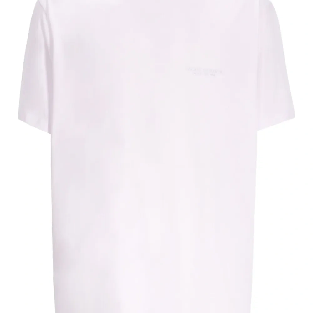 футболка с вышитым логотипом