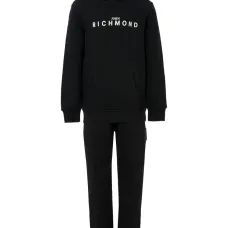 спортивный костюм с вышитым логотипом