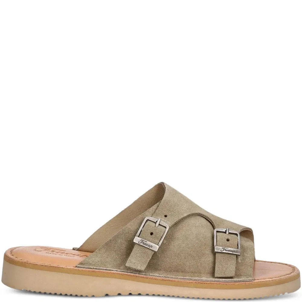 сандалии D110 с пряжками