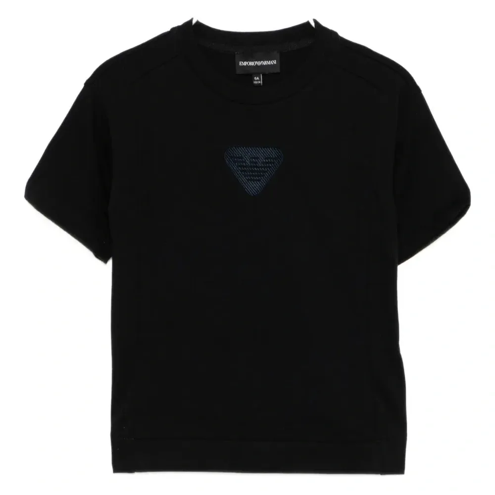 Футболка с вышитым логотипом