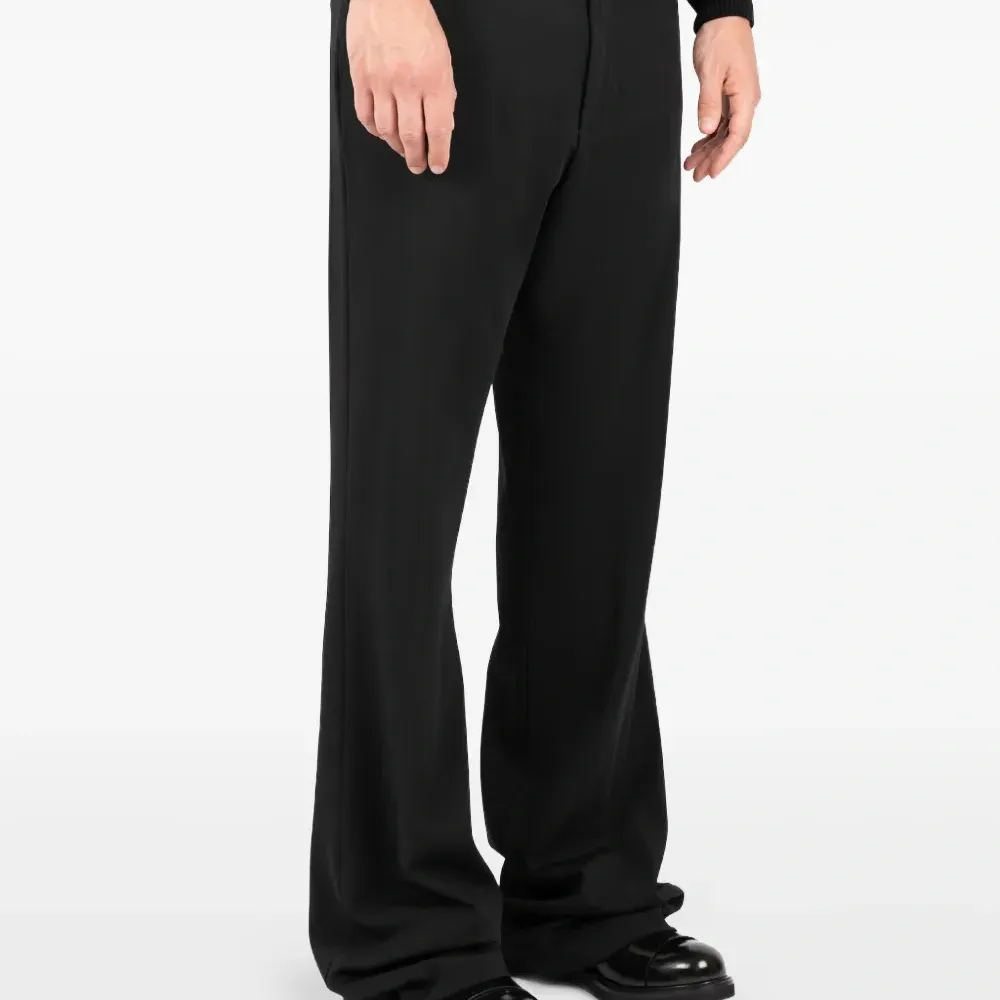 Брюки прямого кроя с карманами