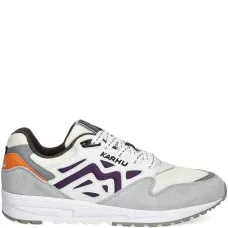 кроссовки на шнуровке