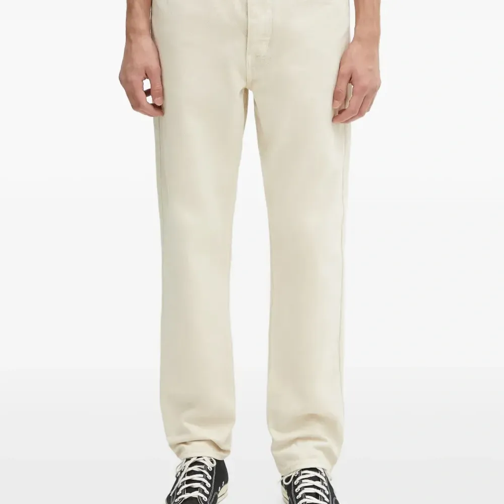 Джинсы с вышивкой