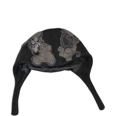 Шапка с цветочным узором
