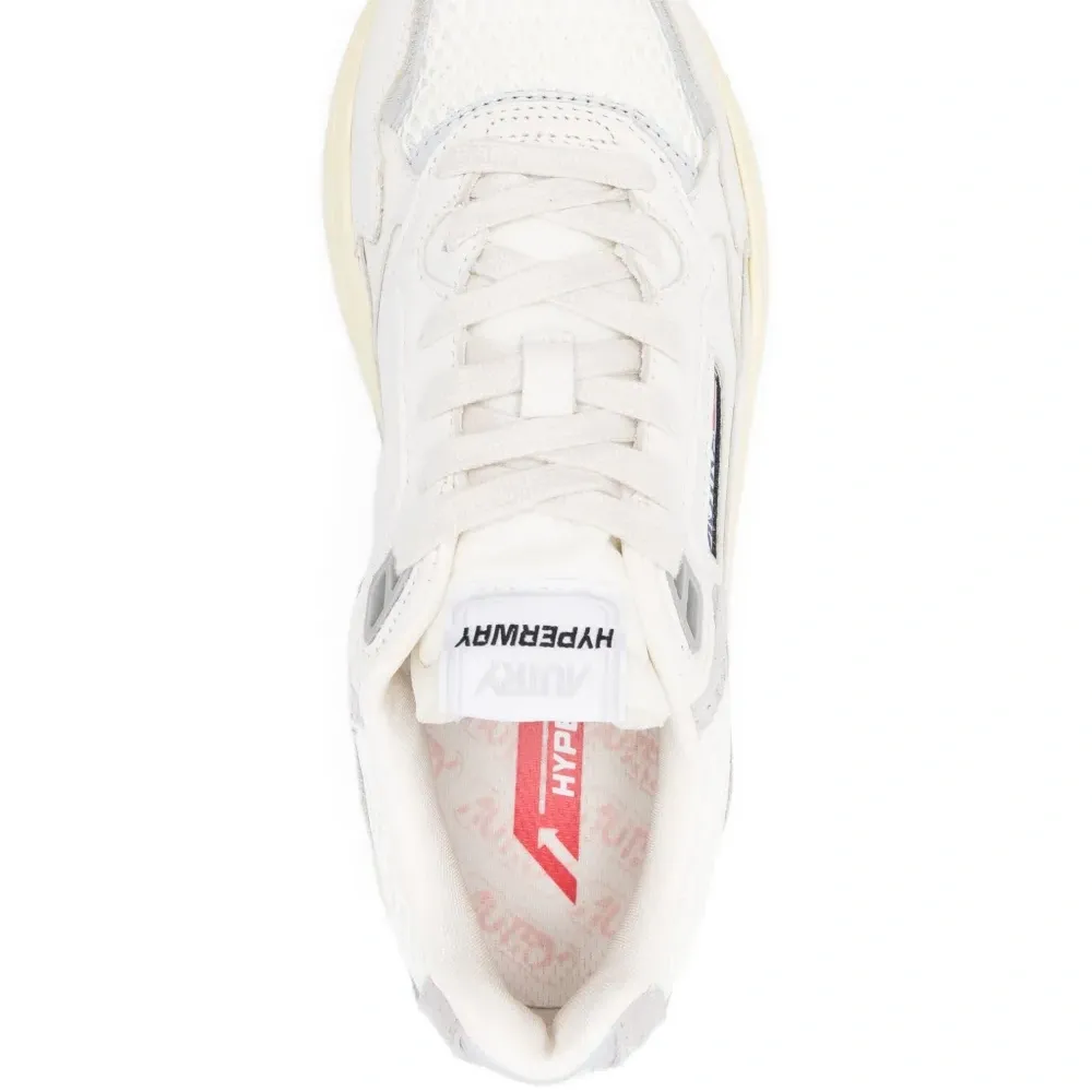 Кроссовки со вставками