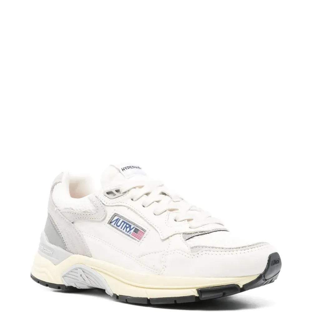 Кроссовки со вставками