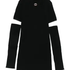 платье в рубчик с высоким воротником