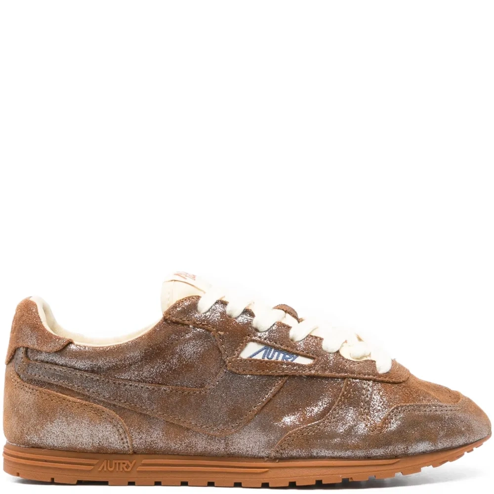 Кроссовки с эффектом металлик