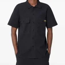 рубашка с короткими рукавами и нагрудным карманом